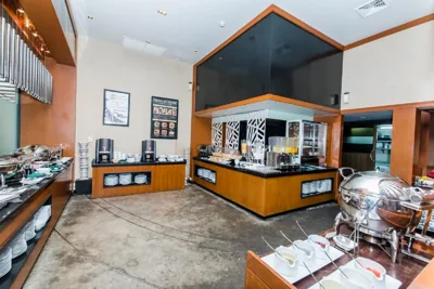 ASHLEE Hub Hotel Patong – Foto 10
